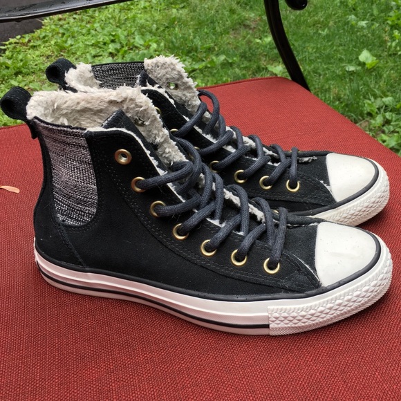 Converse Shoes - CONVERSE  LEATHER HIGH TOPS FUR LINED 🌺